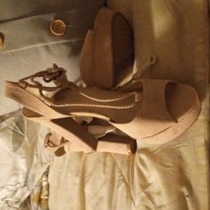 Women's pink strappy heels size 9